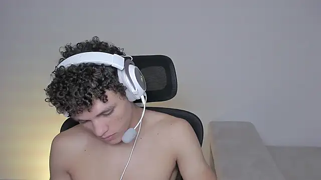 Snapshot of laurent_nova chatting on 09.11.25 laurent nova online show from 09.11.25