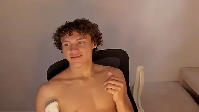 Snapshot of laurent_nova chatting on 12.16.25 laurent nova online show from 12.16.25