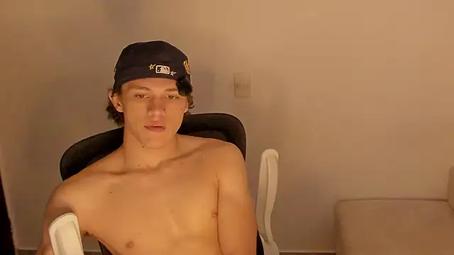 Snapshot of laurent_nova chatting on 01.05.26 laurent nova online show from 01.05.26