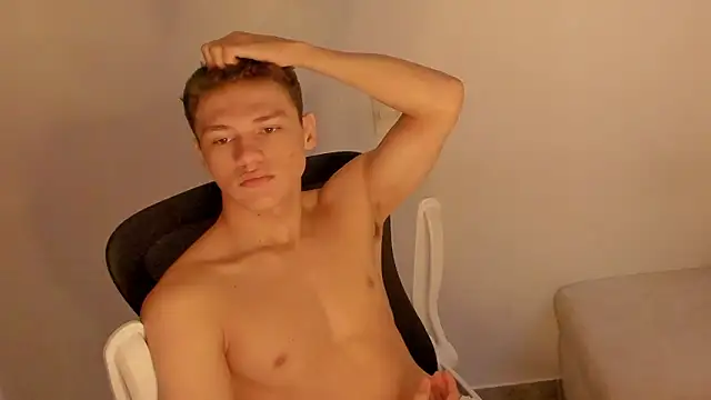 Snapshot of laurent_nova chatting on 02.08.26 laurent nova online show from 02.08.26