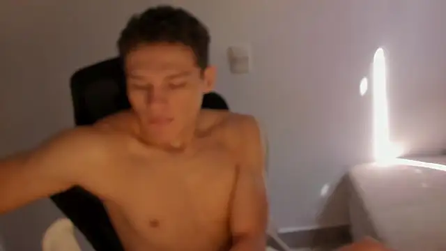 Snapshot of laurent_nova chatting on 02.14.26 laurent nova online show from 02.14.26