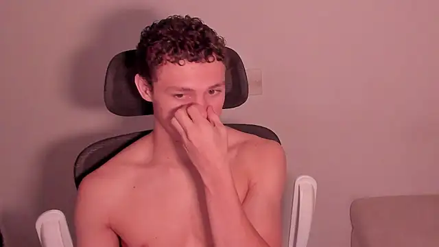 Snapshot of laurent_nova chatting on 03.04.26 laurent nova online show from 03.04.26