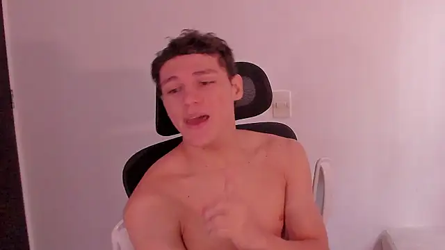 Snapshot of laurent_nova chatting on 03.18.26 laurent nova online show from 03.18.26