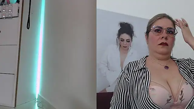 Snapshot of zehra_sanem chatting on 02.24.25 zehra sanem online show from 02.24.25