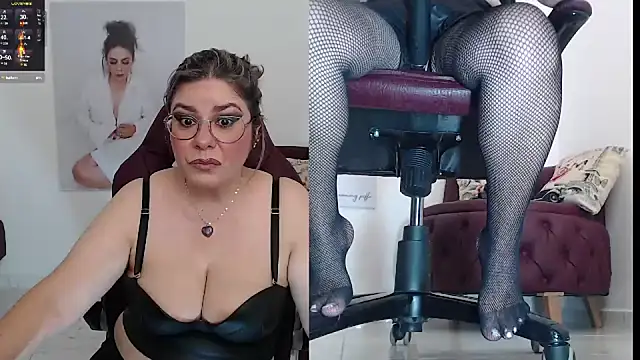 Snapshot of zehra_sanem chatting on 09.12.25 zehra sanem online show from 09.12.25