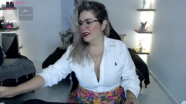 Snapshot of zehra_sanem chatting on 06.05.26 zehra sanem online show from 06.05.26