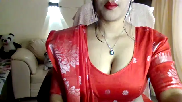 Queenhimanshi online show from 04.04.26
