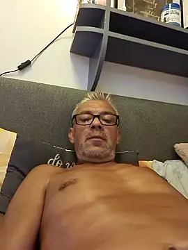 Picolo4111 online show from 09.12.25
