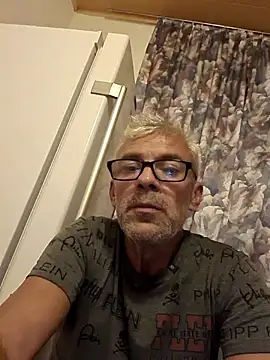 Picolo4111 online show from 10.01.25