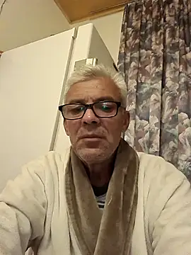 Picolo4111 online show from 10.04.25