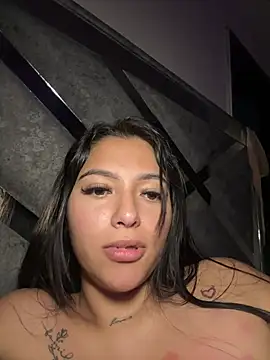 Snapshot of Dakotha_v_ chatting on 05.19.26 Dakotha v online show from 05.19.26
