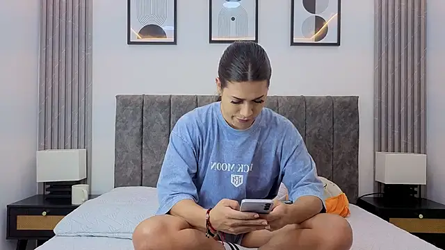 Snapshot of Luciana_Ortiz1 chatting on 02.24.26 Luciana Ortiz1 online show from 02.24.26