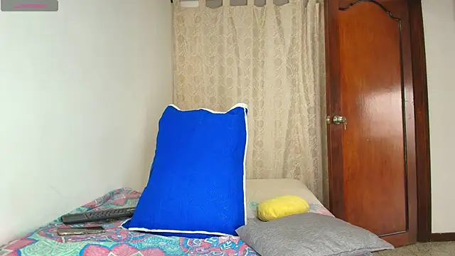 Luciana Ortiz1 online show from 04.20.26