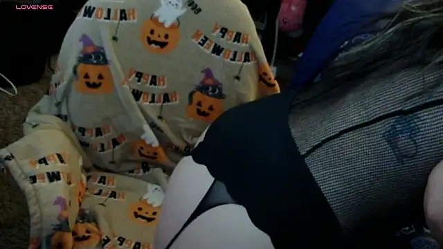 Snapshot of ziggyspice chatting on 09.11.25 ziggyspice online show from 09.11.25