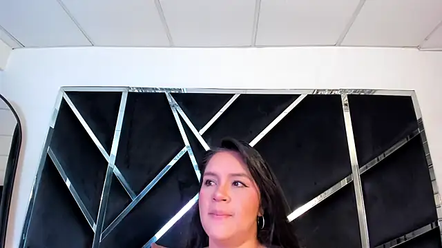 Ivanna18 x online show from 10.26.25