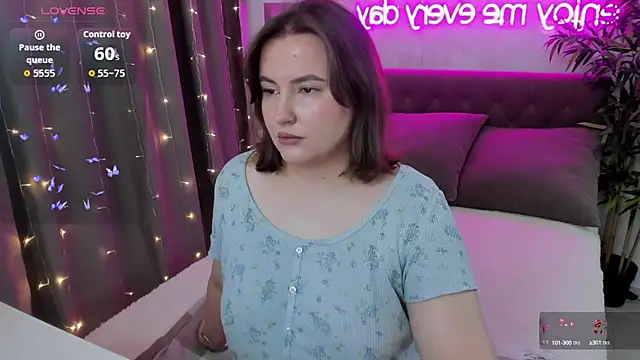 FeralPeach online show from 10.04.25