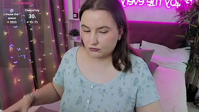 Snapshot of FeralPeach chatting on 02.07.26 FeralPeach online show from 02.07.26