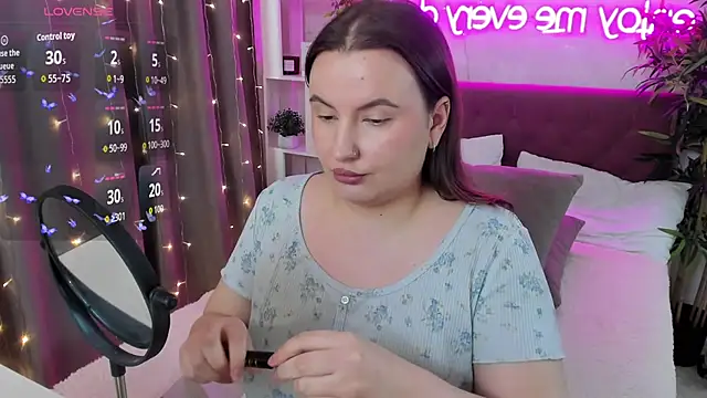 Snapshot of FeralPeach chatting on 02.19.26 FeralPeach online show from 02.19.26