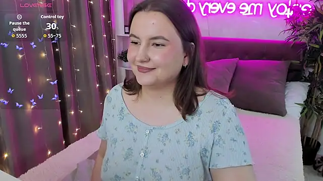 Snapshot of FeralPeach chatting on 02.20.26 FeralPeach online show from 02.20.26