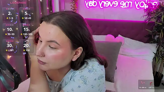 Snapshot of FeralPeach chatting on 03.08.26 FeralPeach online show from 03.08.26