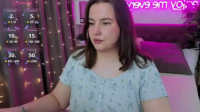 Snapshot of FeralPeach chatting on 03.20.26 FeralPeach online show from 03.20.26