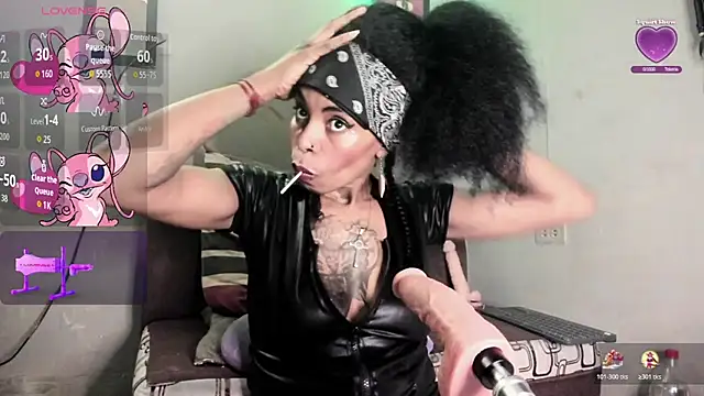 Snapshot of sexy-Bunny chatting on 12.18.25 sexy-Bunny online show from 12.18.25