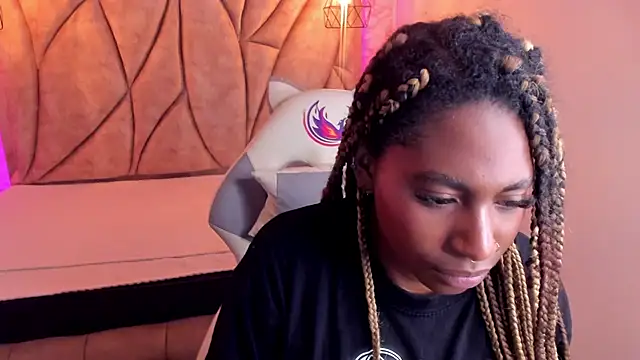 Queen perla  online show from 01.19.25