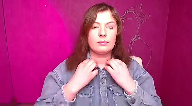 Snapshot of Lissmilf chatting on 02.28.25 Lissmilf online show from 02.28.25