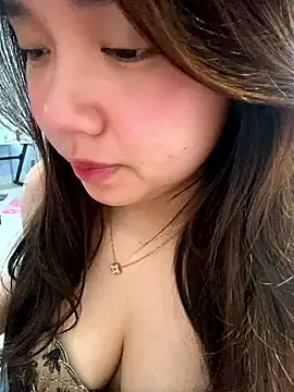 Snapshot of Hotellinh12 chatting on 01.08.26 Hotellinh12 online show from 01.08.26