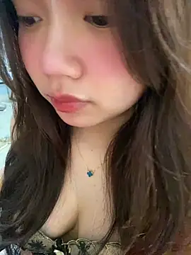 Snapshot of Hotellinh12 chatting on 01.18.26 Hotellinh12 online show from 01.18.26