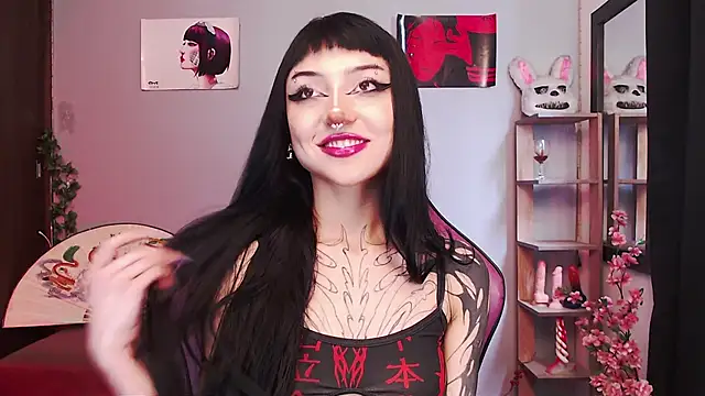 Snapshot of catipetite chatting on 11.02.25 catipetite online show from 11.02.25