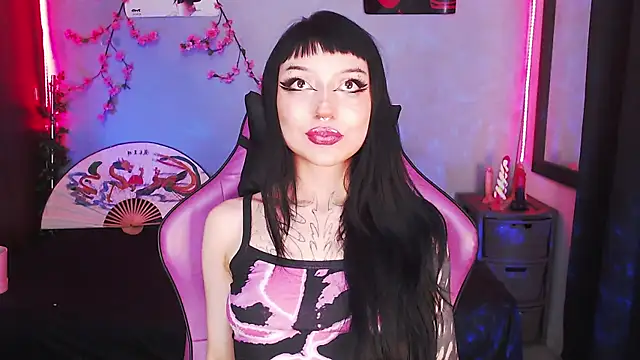 Snapshot of catipetite chatting on 01.18.26 catipetite online show from 01.18.26