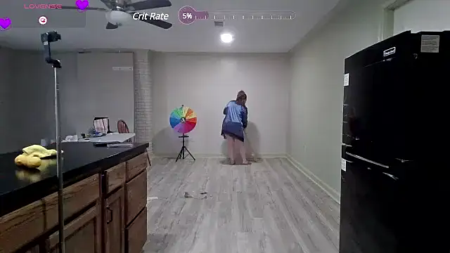 Snapshot of Milfshakecafe chatting on 03.20.25 Milfshakecafe online show from 03.20.25