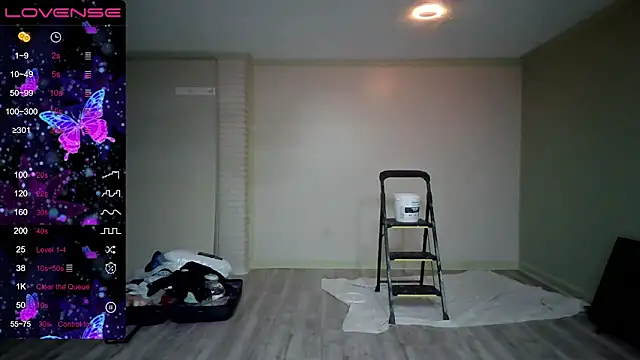 Snapshot of Milfshakecafe chatting on 09.18.25 Milfshakecafe online show from 09.18.25