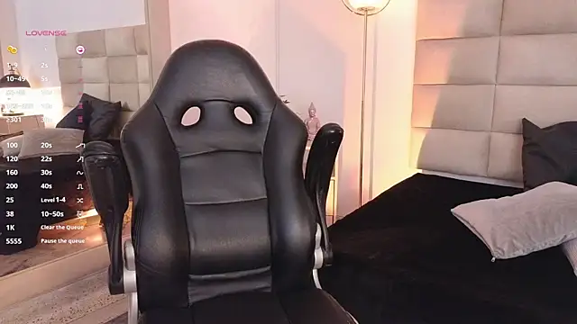 mssjulia online show from 12.31.24