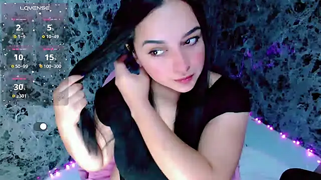 Snapshot of Lanna_belle28 chatting on 12.22.25 Lanna belle28 online show from 12.22.25