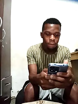 Snapshot of Uncletee112 chatting on 09.13.25 Uncletee112 online show from 09.13.25