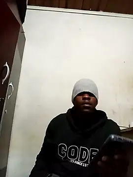 Snapshot of Uncletee112 chatting on 09.30.25 Uncletee112 online show from 09.30.25