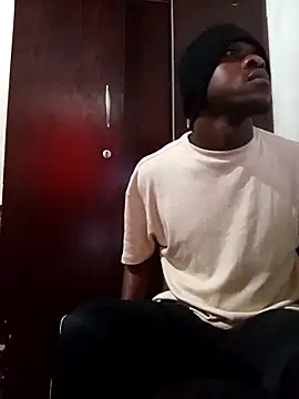 Snapshot of Uncletee112 chatting on 11.10.25 Uncletee112 online show from 11.10.25