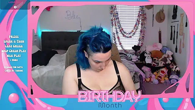 Snapshot of CirqueNoirBlu chatting on 07.15.26 CirqueNoirBlu online show from 07.15.26