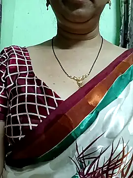 Snapshot of Rosy-B chatting on 12.21.24 Rosy-B online show from 12.21.24