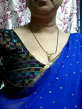 Snapshot of Rosy-B chatting on 01.03.25 Rosy-B online show from 01.03.25