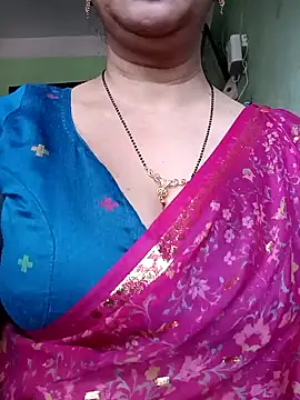 Snapshot of Rosy-B chatting on 01.11.25 Rosy-B online show from 01.11.25