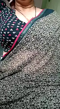 Snapshot of Rosy-B chatting on 01.17.25 Rosy-B online show from 01.17.25