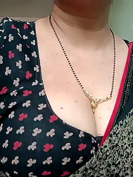 Snapshot of Rosy-B chatting on 01.23.25 Rosy-B online show from 01.23.25