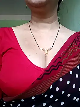 Snapshot of Rosy-B chatting on 01.29.25 Rosy-B online show from 01.29.25