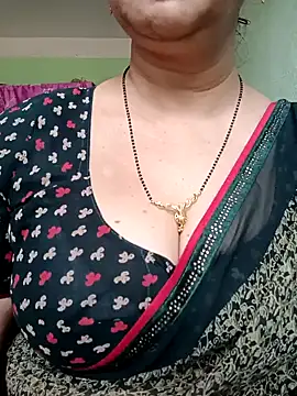 Snapshot of Rosy-B chatting on 02.01.25 Rosy-B online show from 02.01.25