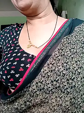 Snapshot of Rosy-B chatting on 02.05.25 Rosy-B online show from 02.05.25