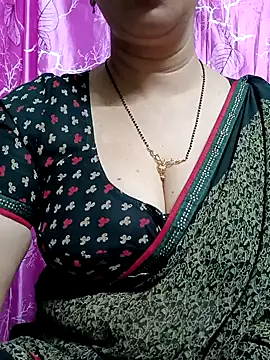 Snapshot of Rosy-B chatting on 02.28.25 Rosy-B online show from 02.28.25