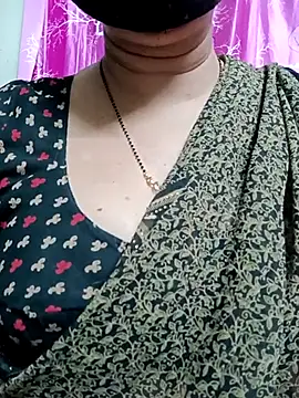 Snapshot of Rosy-B chatting on 03.06.25 Rosy-B online show from 03.06.25